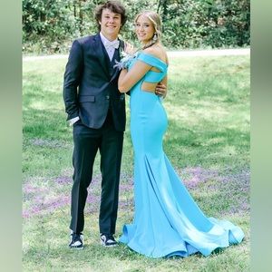 Brand: designer Ashley Lauren. Gorgeous blue. Material: soft and stretchy!